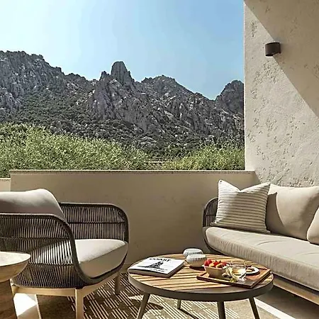 Szálloda La Suera San Pantaleo 4*