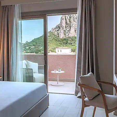 Szálloda La Suera San Pantaleo 4*